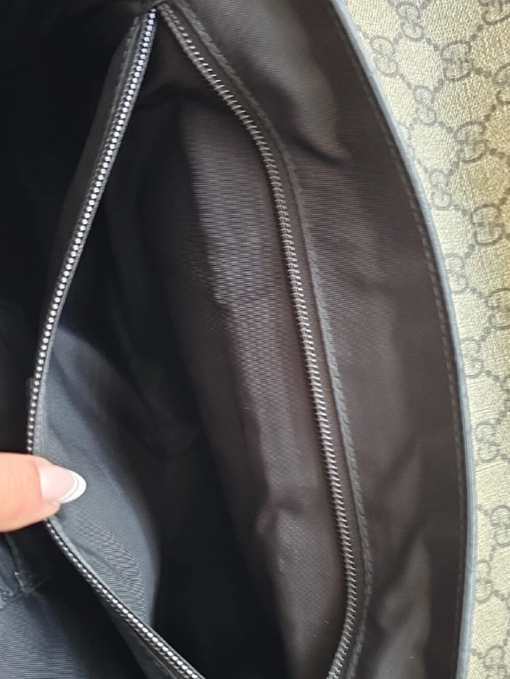 Gucci Beige GG Supreme Messenger Bag with Green and Red Stripe